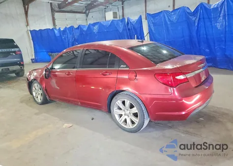 2011 Chrysler 200 Touring z USA, uszkodzony, nr VIN 1C3BC1FB5BN584081